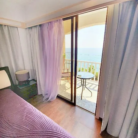 Adonis Sea View Apartment Zygi